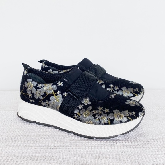 FRANCO SARTO Odella Black Floral slip-on platform Sneakers in Womens size 9